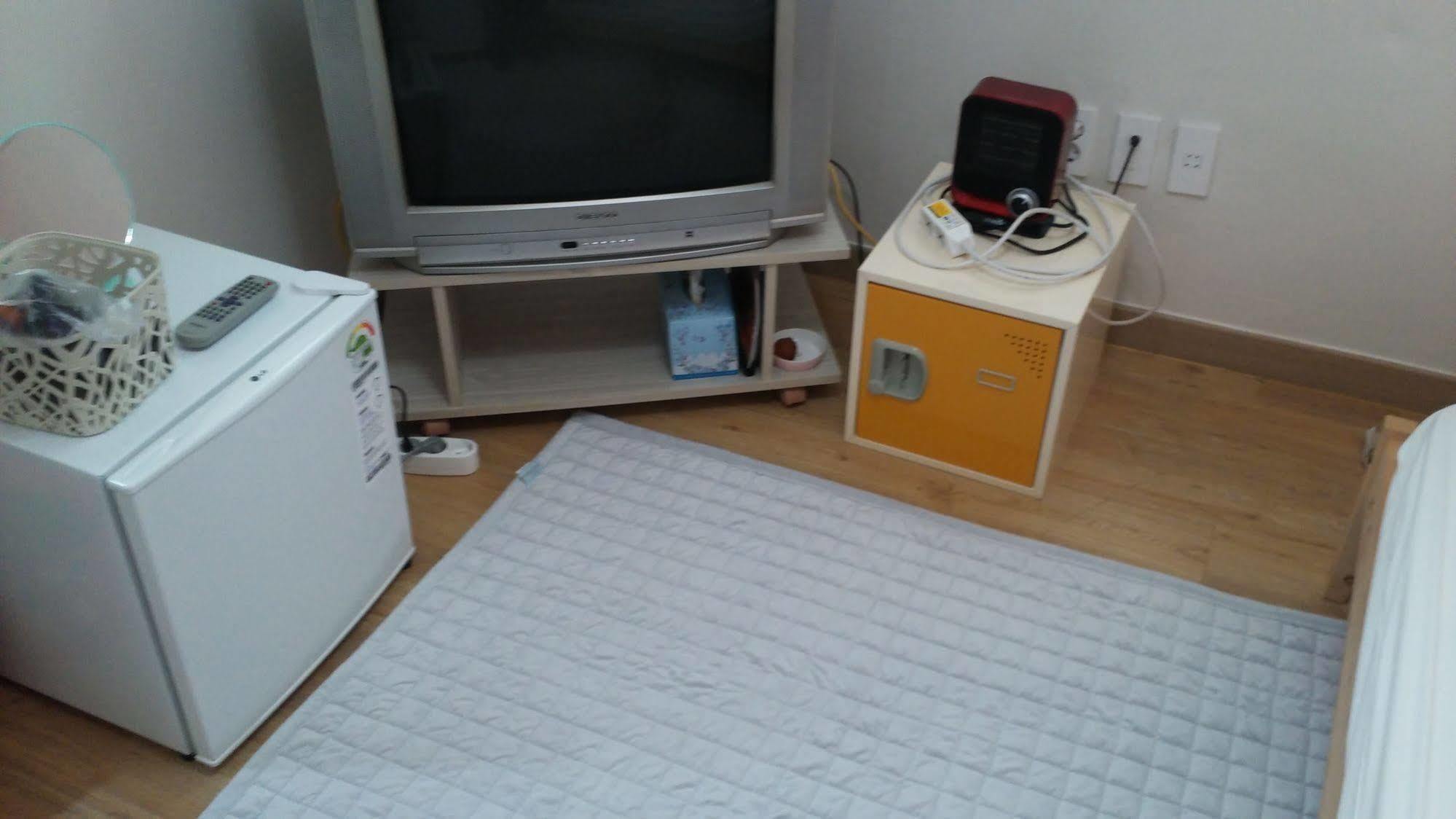 הוסטל Gwangju Metropolitan City Oxbloodk מראה חיצוני תמונה